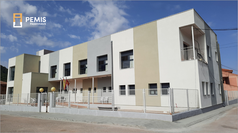 Proyecto, simulación energética y dirección de obra para rehabilitación energética de residencia de mayores en la localidad de Riopar (Albacete) para JCCM